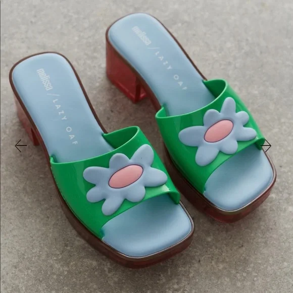Lazy Oaf x Melissa Sandals - Picture 1 of 3